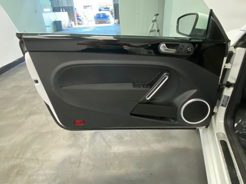 Used 2018 Volkswagen Beetle 2.0T Coast FWD image 46