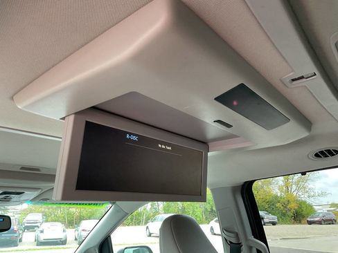 Used 2015 Toyota Sienna AWD image 33