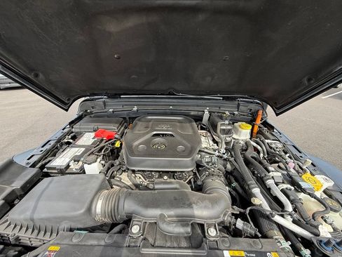 Used 2023 Jeep Wrangler Unlimited AWD/4WD image 30