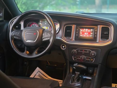 Used 2017 Dodge Charger SE RWD image 32