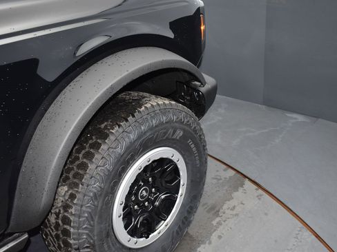 New 2025 Ford Bronco Badlands image 19