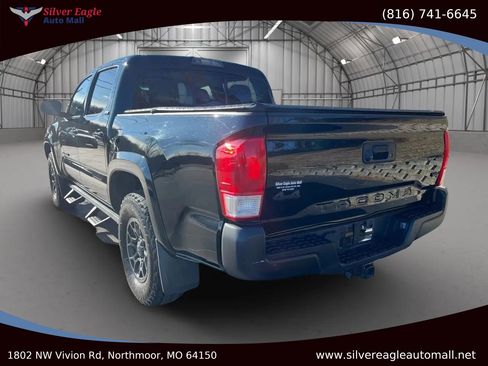 Used 2017 Toyota Tacoma SR5 image 3