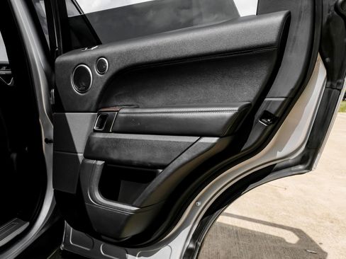 Used 2018 Land Rover Range Rover Sport HSE image 47