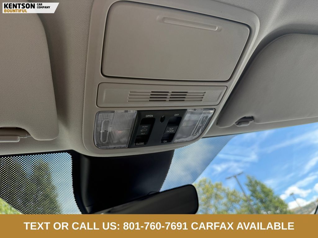 Used 2025 Honda Odyssey EX-L image 22