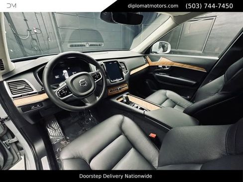 Used 2024 Volvo XC90 T8 Plus AWD/4WD image 16