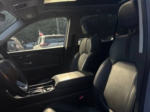Used 2023 Honda Pilot Touring image 8