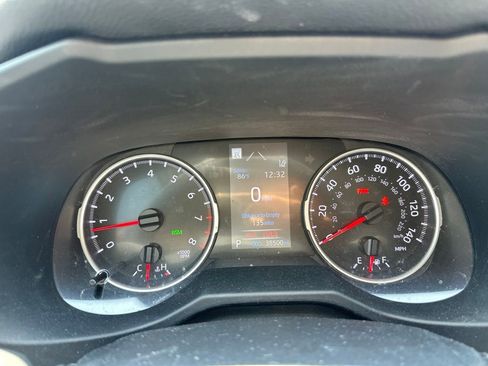 Used 2022 Toyota RAV4 XLE FWD image 3