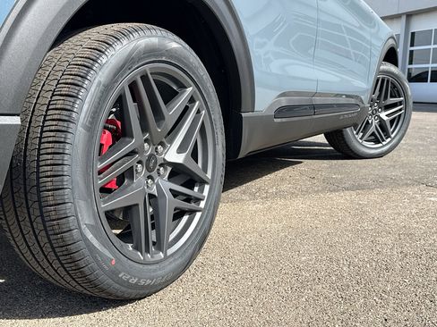 New 2026 Ford Explorer ST-Line image 14