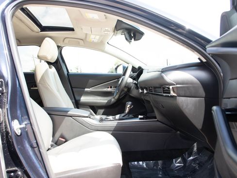 Used 2024 MAZDA CX-30 AWD 2.5 S w/ Preferred Package image 11