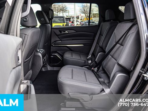 Used 2025 Chevrolet Traverse LT w/ Enhanced Driving Package image 22