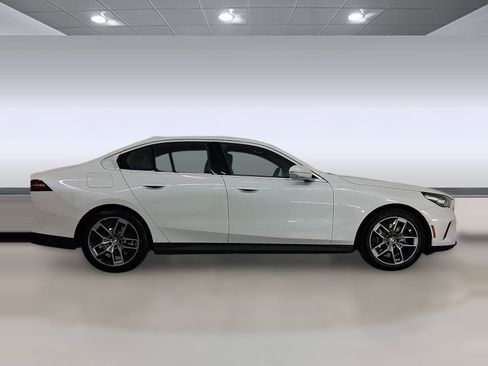 New 2026 BMW 530i image 8