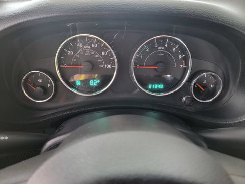 Used 2013 Jeep Wrangler Sport AWD/4WD image 16