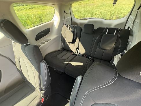 Used 2023 Chrysler Voyager LX FWD image 21