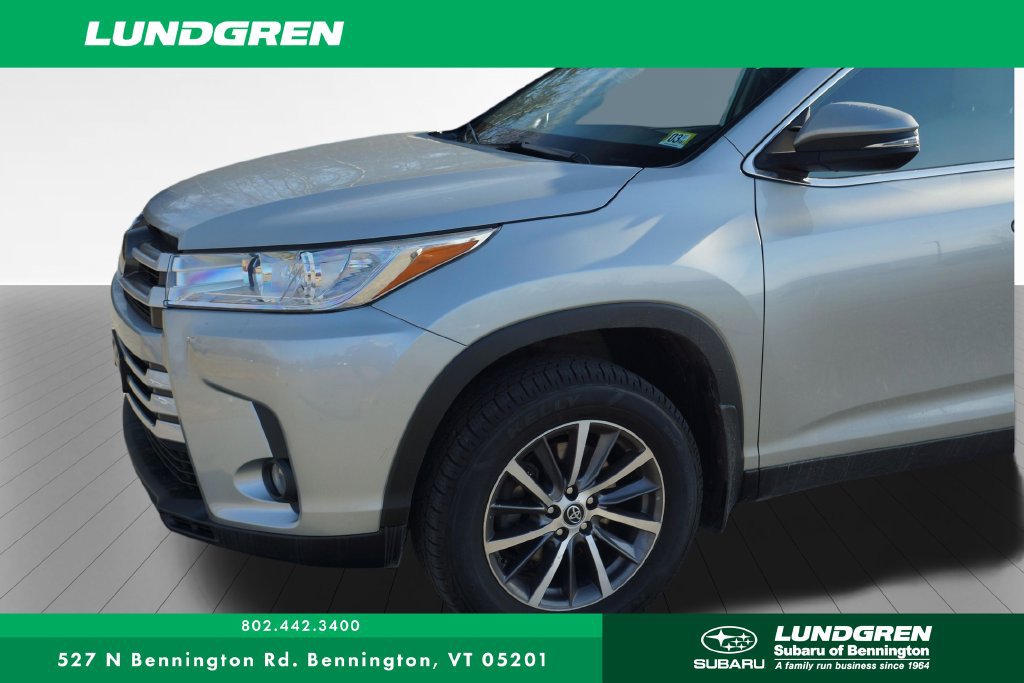 Used 2019 Toyota Highlander XLE AWD/4WD image 39