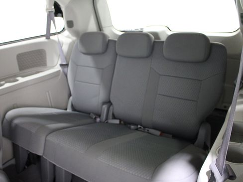 Used 2010 Dodge Grand Caravan SE FWD image 14