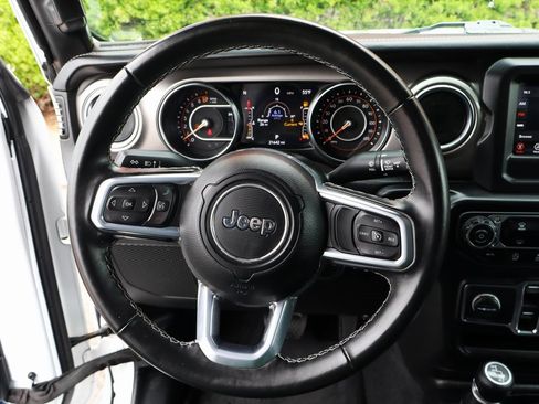 Used 2021 Jeep Gladiator Overland w/ LED Lighting Group image 15