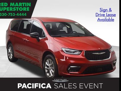 New 2026 Chrysler Pacifica Select