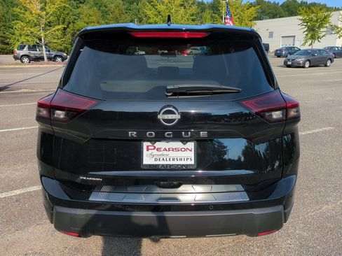 Used 2026 Nissan Rogue SV FWD image 5