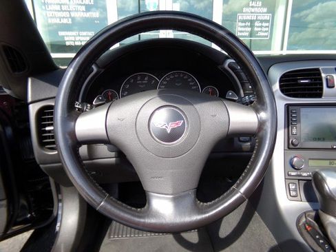 Used 2006 Chevrolet Corvette Convertible w/ Preferred Equipment Group RWD image 21