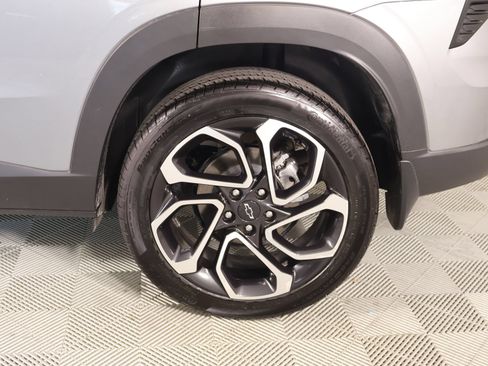 Used 2026 Chevrolet Trax RS w/ Sunroof Package FWD image 19