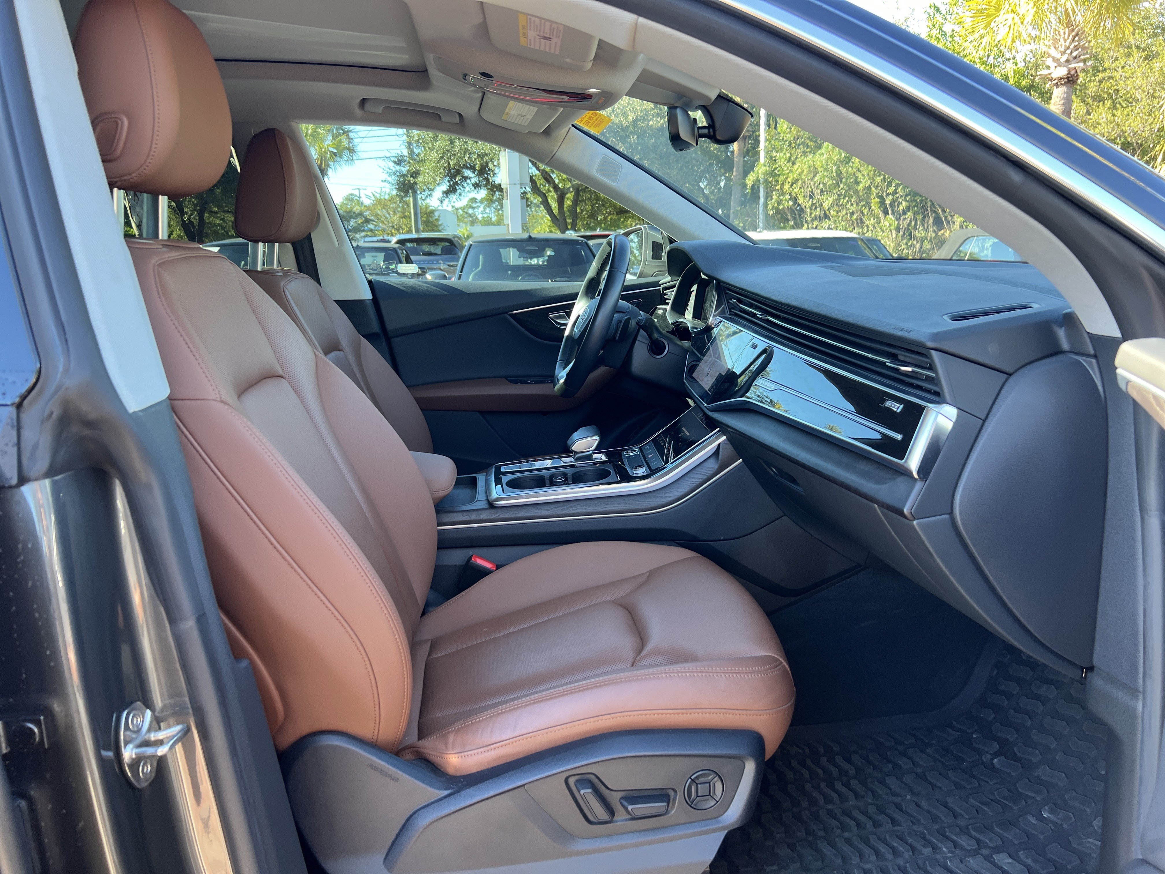 Used 2021 Audi Q8 Premium Plus w/ Premium Plus Package AWD/4WD image 32