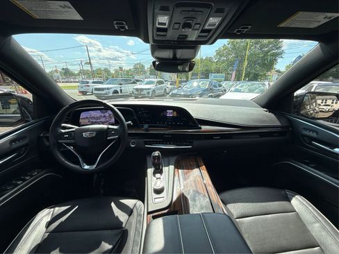 Used 2023 Cadillac Escalade ESV Premium Luxury AWD/4WD image 32