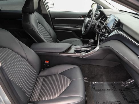 Used 2024 Toyota Camry SE FWD image 16