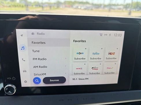 Used 2024 Toyota Prius XLE image 17