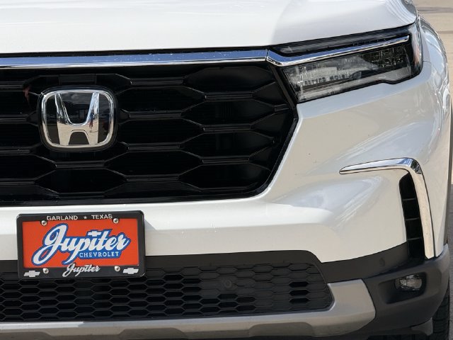 Used 2025 Honda Pilot Touring image 10