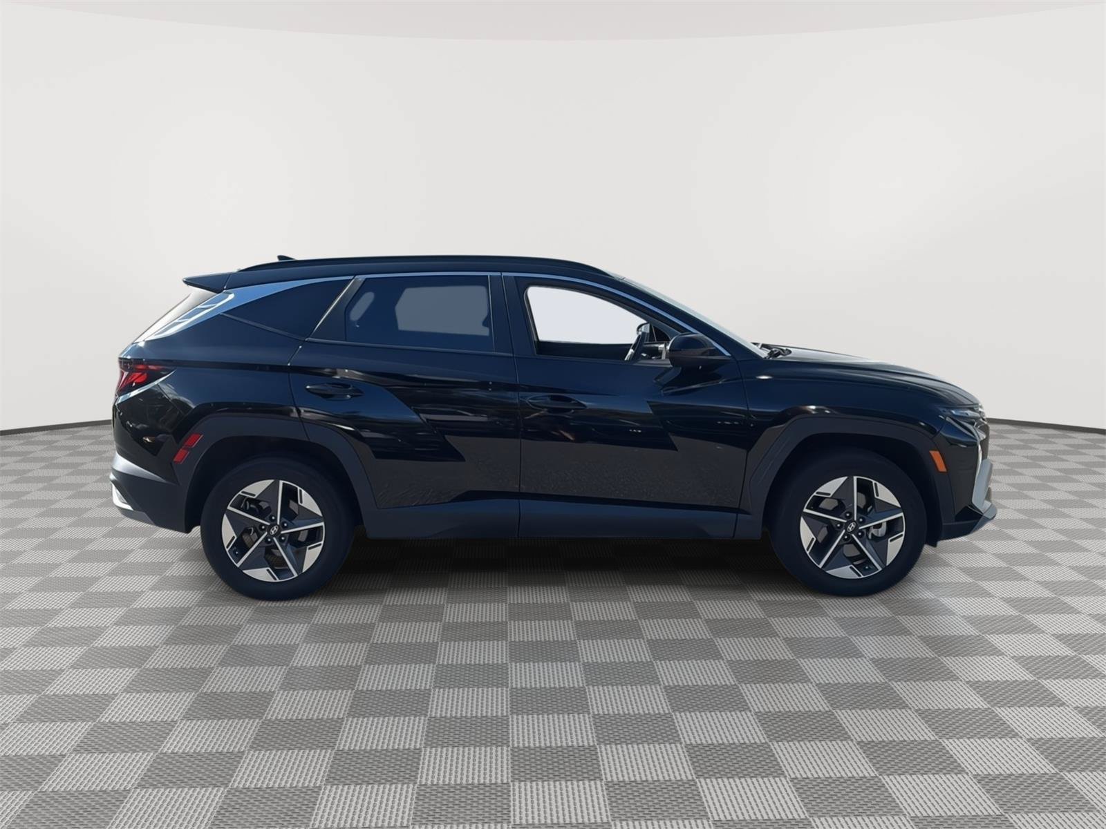 Certified 2025 Hyundai Tucson SEL AWD/4WD image 4