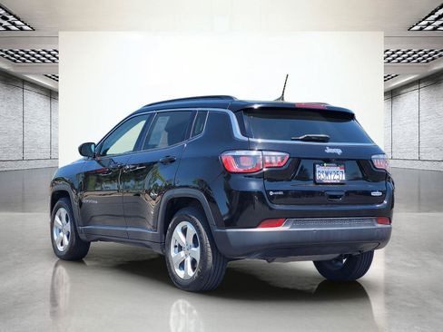 Used 2019 Jeep Compass Latitude w/ Popular Equipment Group FWD image 9