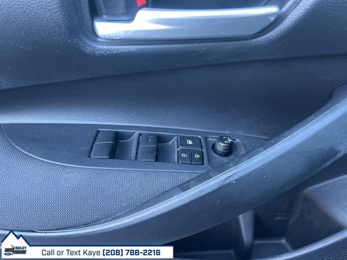 Used 2020 Toyota Corolla LE image 16