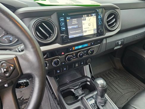 Used 2016 Toyota Tacoma TRD Off-Road image 22