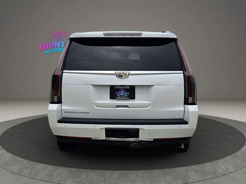 Used 2016 Cadillac Escalade ESV Premium AWD/4WD image 4