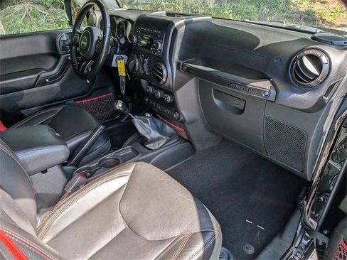 Certified 2018 Jeep Wrangler Unlimited Rubicon AWD/4WD image 25
