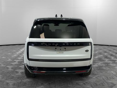 Used 2023 Land Rover Range Rover SE image 4