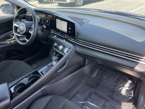 Certified 2024 Hyundai Elantra SEL w/ Convenience Package image 27