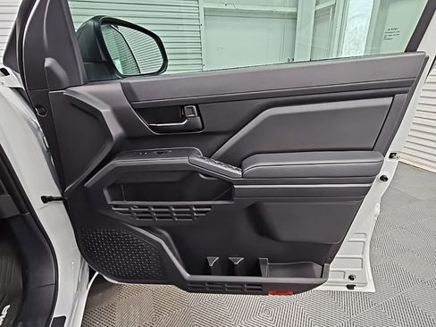 Used 2024 Toyota Tacoma SR image 39