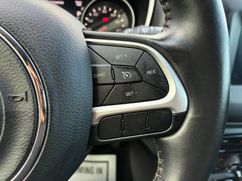 Used 2018 Jeep Compass Latitude w/ Popular Equipment Group FWD image 21