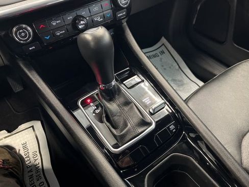 Used 2023 Jeep Compass Limited image 19