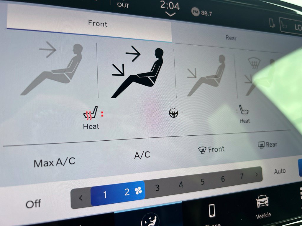 Used 2025 Chrysler Pacifica Select FWD image 30