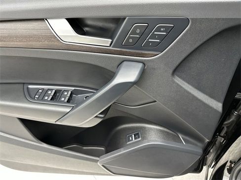 Used 2023 Audi Q5 2.0T Premium w/ Convenience Package image 13