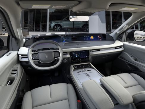 New 2026 Lincoln Navigator L Reserve AWD/4WD image 9