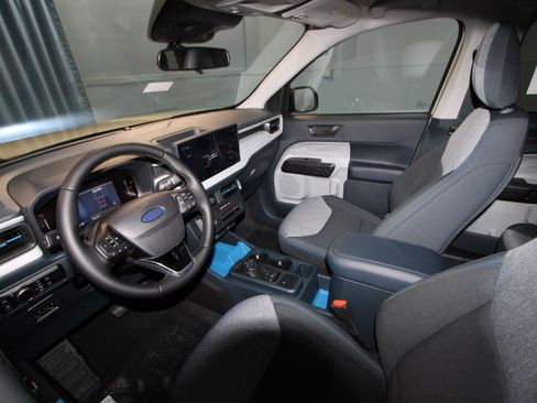 New 2025 Ford Maverick XLT w/ Equipment Group 301A image 2