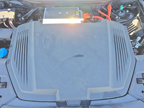 Used 2022 Audi e-tron Premium w/ Convenience Plus Package image 29