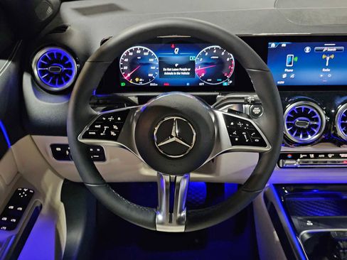 New 2026 Mercedes-Benz GLB 250 4MATIC image 23