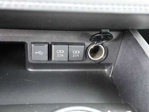 Used 2021 Toyota Highlander XLE image 14