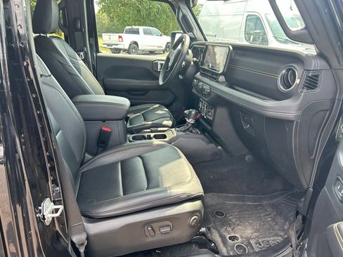 Used 2025 Jeep Gladiator Sport w/ Premium Package AWD/4WD image 15