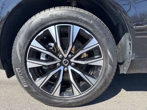 Certified 2025 Volvo XC60 B5 Plus AWD/4WD image 9