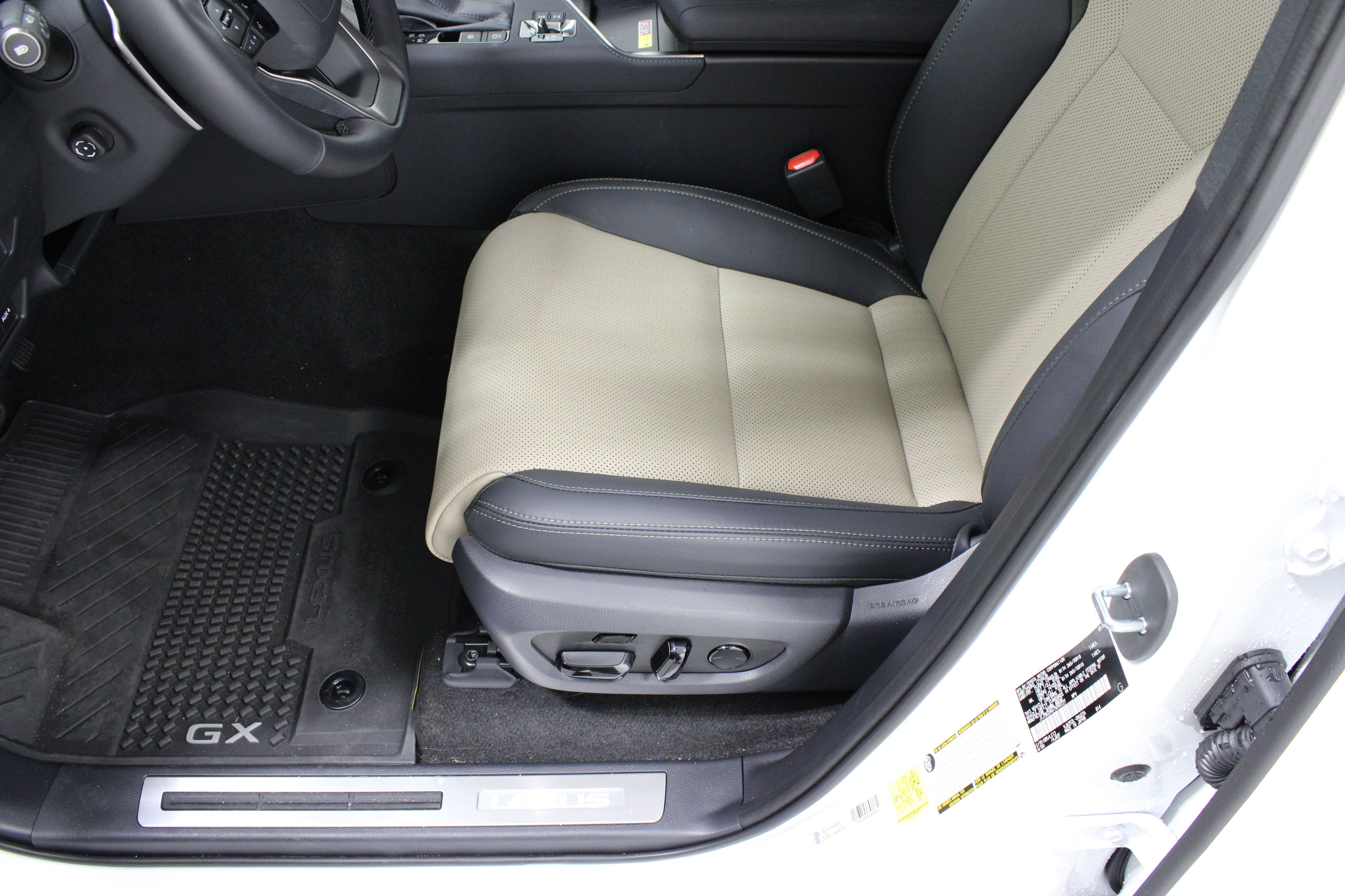 Used 2026 Lexus GX 550 AWD/4WD image 14
